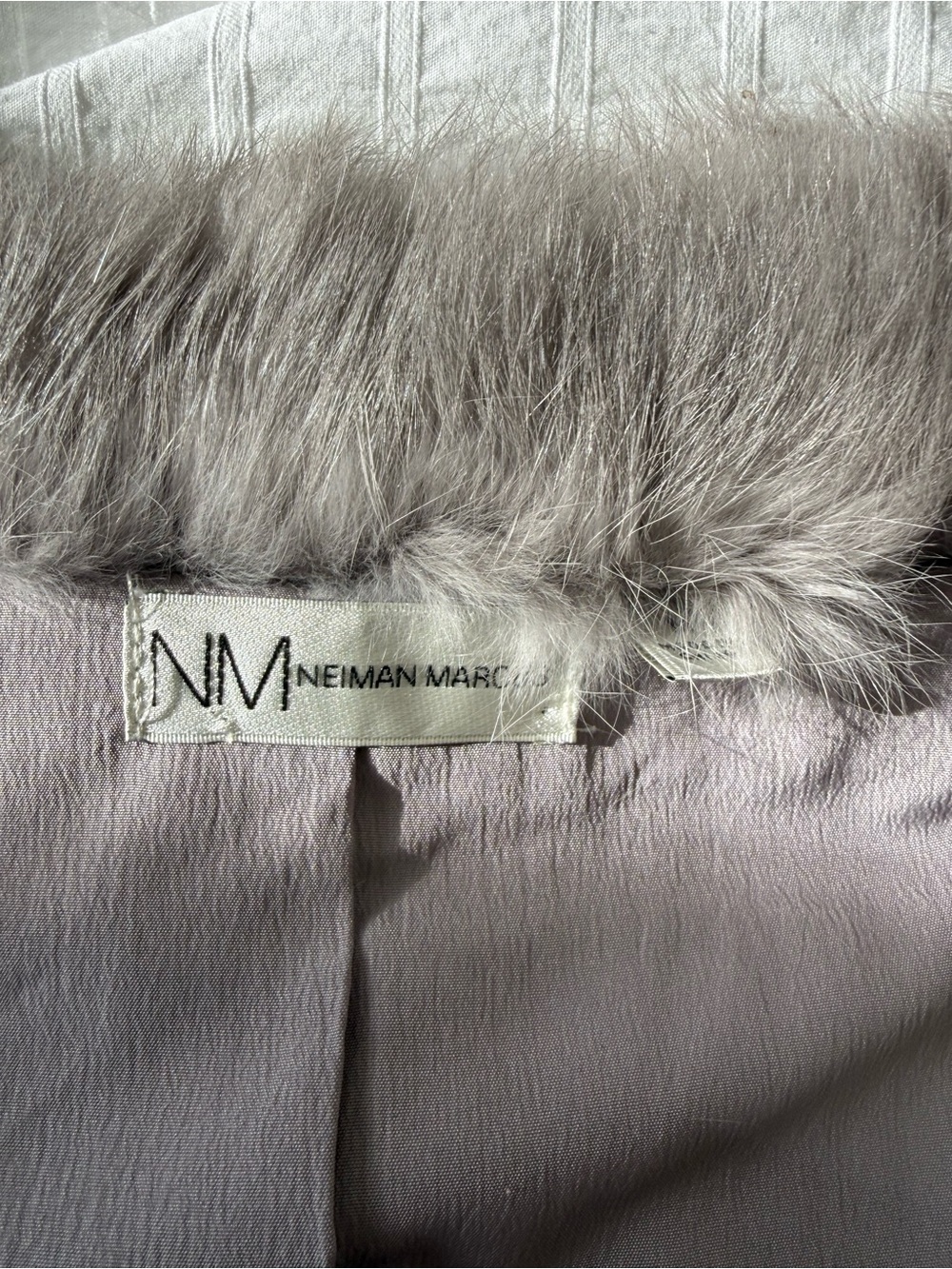Neiman Marcus Rabbit Fur Vest - Picture 3 of 6